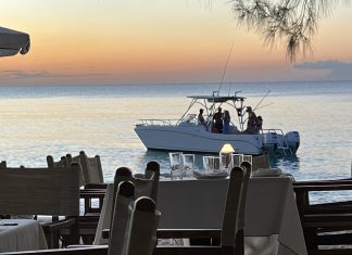 Seaside Dining Delights: Tillies Restaurant, a Culinary Haven on Seven Mile Beach